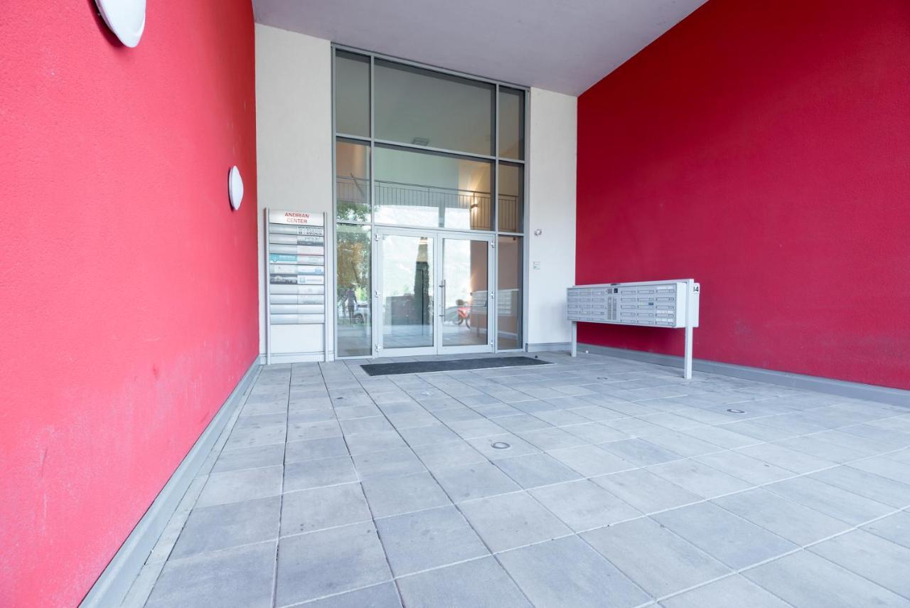 Andrian Residence Luaran gambar